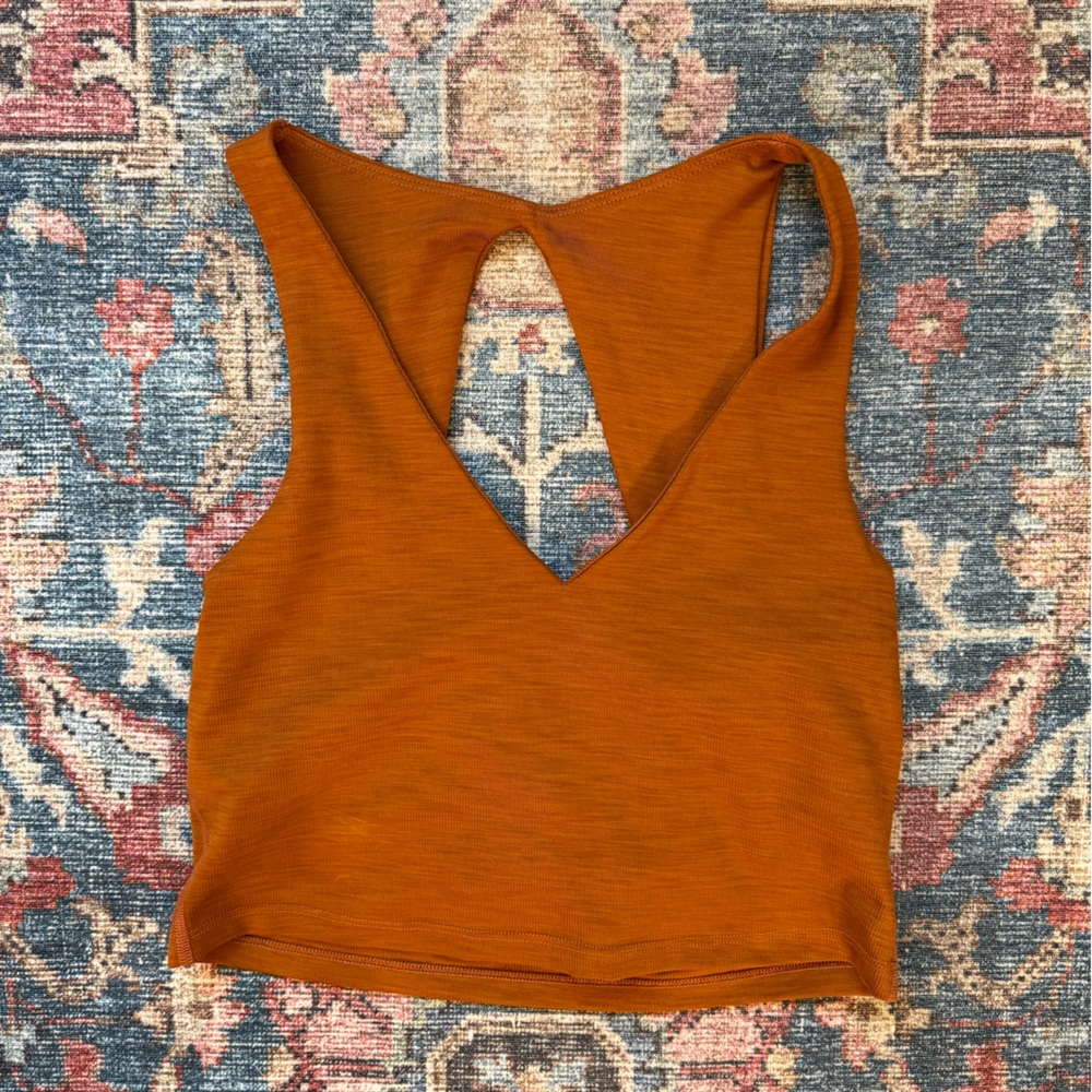 Beyond Yoga Fresh Cutout Rub Crop Top Clove Brown Heather Size Medium